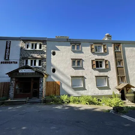 Agreable T2 Au Pied Des Pistes Avec Piscine Estivale, Parking, Et Animaux Bienvenus Laveissiere
